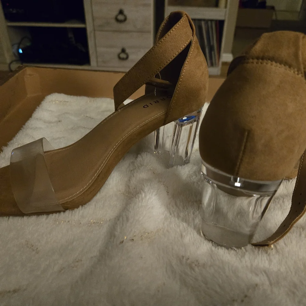 **3/$50** Torrid Brown & Clear Sandals 8.5WW - Picture 2 of 3